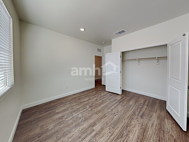 Building Photo - 704 Sienna Rising Drive