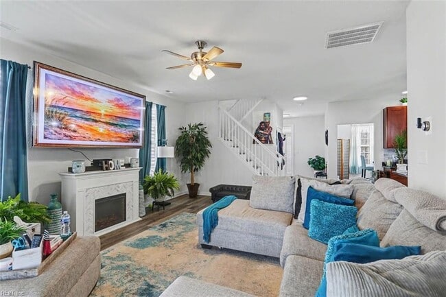 Building Photo - 326 Sedium Ln