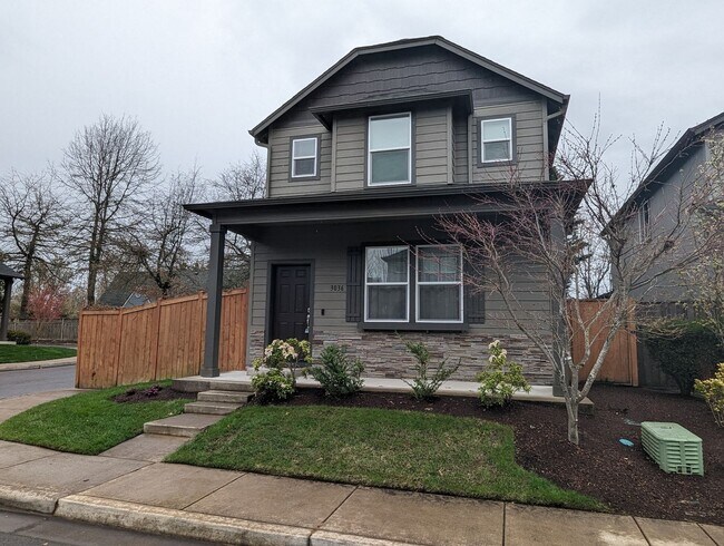 Building Photo - Gorgeous 3-Bedroom, 2.5-Bath Home on Corner Lot In Eugene!