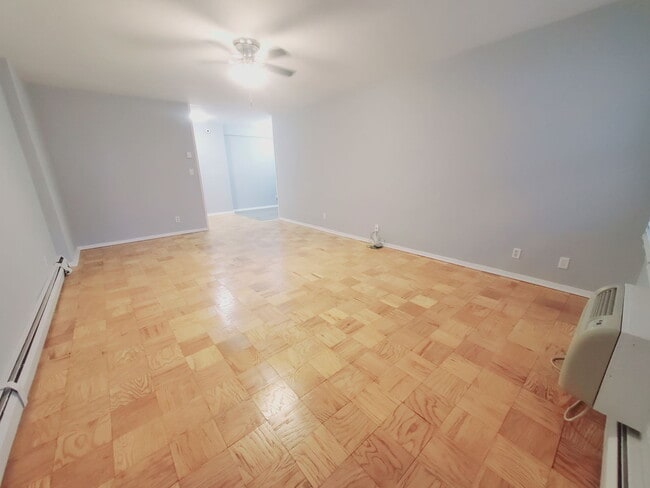 Building Photo - 30 Glenbrook Rd