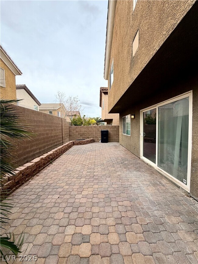 Building Photo - 299 Dogleg Dr