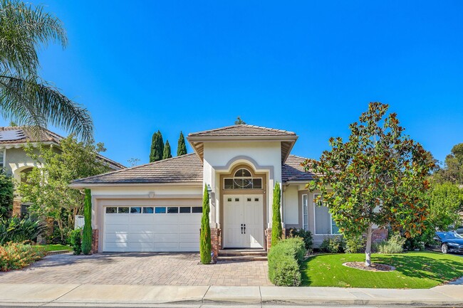 Building Photo - Stunning 3 bedroom home in San Clemente