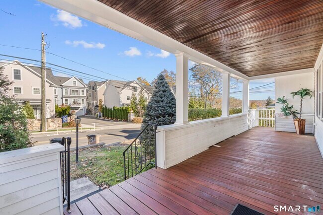 Building Photo - 118 Colonial Rd