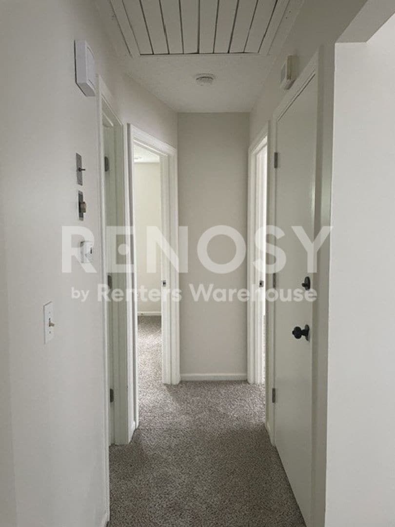 Building Photo - 5015 Belmeade Rd