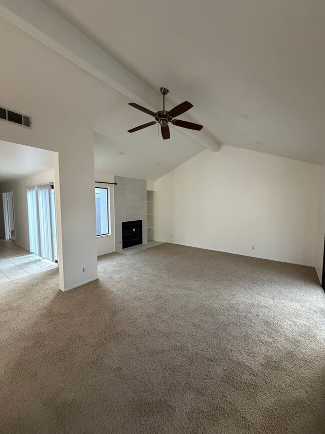 Building Photo - Single story 3 bed, 2 bath home with yard