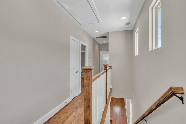 Building Photo - 4 BR with amenities in The Nations~