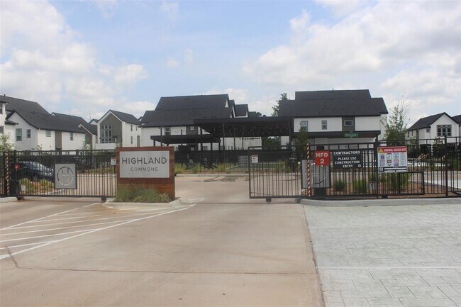 Building Photo - 1204 Highland Vineyard Ln