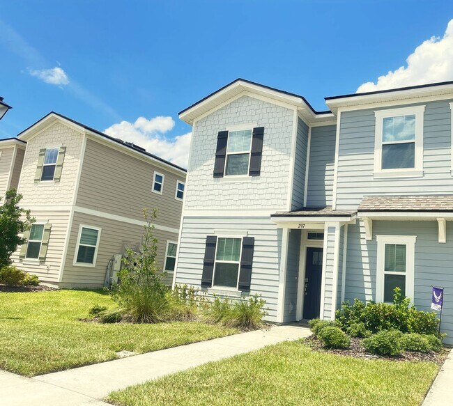 Primary Photo - Charming 2-Bed, 2 and half-Bath Townhouse ...