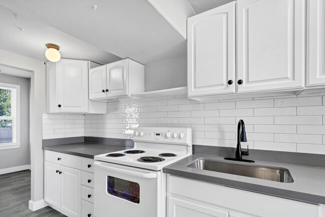 Building Photo - Lincoln Heights