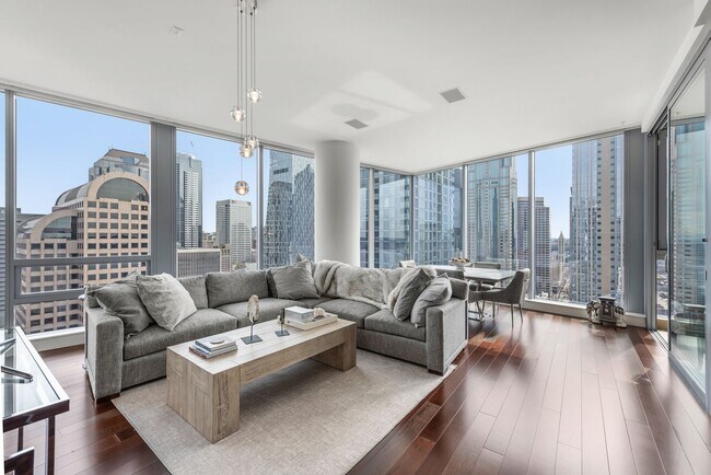 Building Photo - Luxury 2 Bed 1.75 Bath Furnished Downtown Seattle Condo with Stunning Views