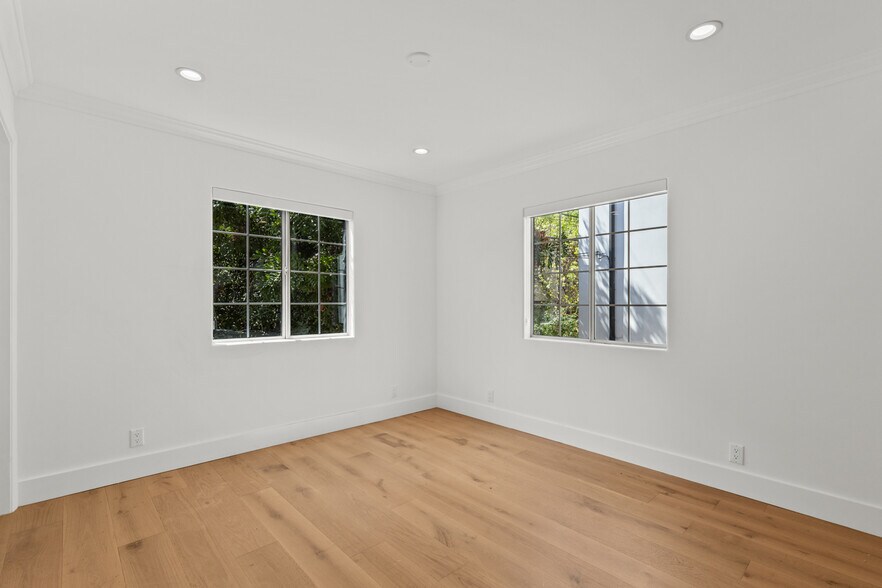 Building Photo - 10920 Hesby St