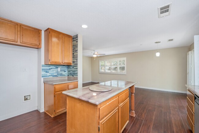 Building Photo - 29557 Crest View Ln