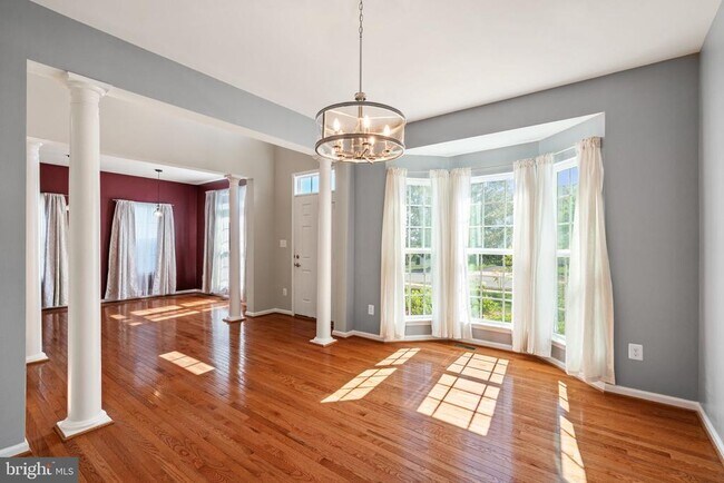 Building Photo - 3175 Fledgling Cir