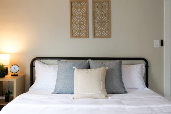 Building Photo - 713 Crosby St