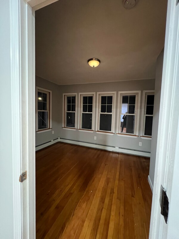 Building Photo - 10 Walnut Ct