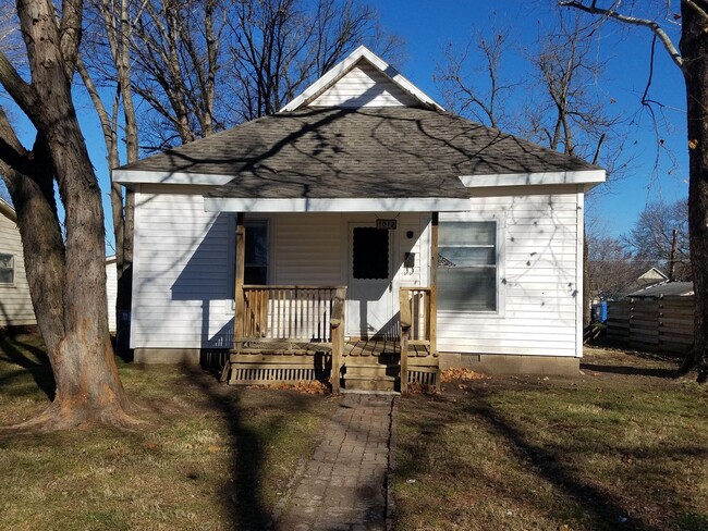 Building Photo - PRE-LEASING Available June 1, 2025. Proper...