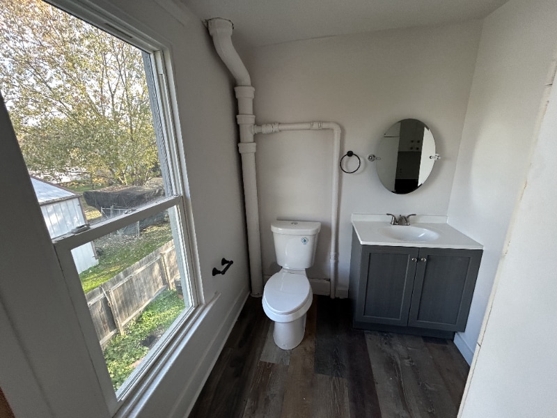 Building Photo - 833 Garfield Ave