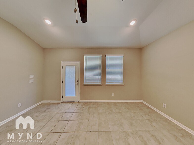 Building Photo - 2431 Carino Meadow