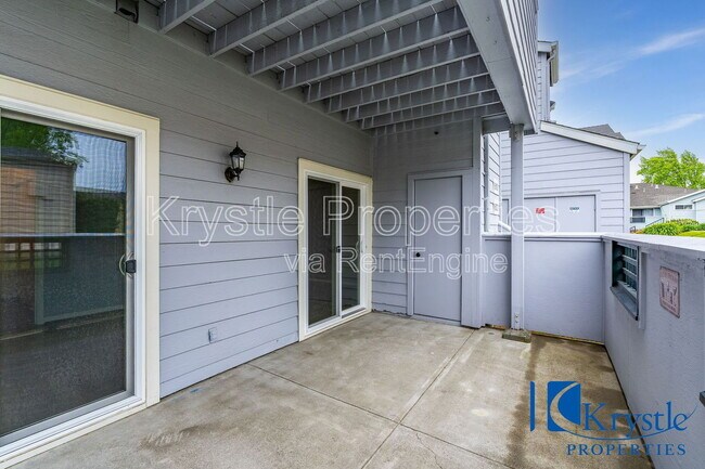 Building Photo - 1201 Glen Cove Pkwy