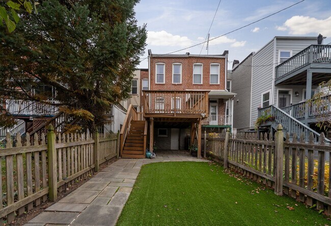 Building Photo - 3-Bedroom, 2-Bathroom in Brewers Hill