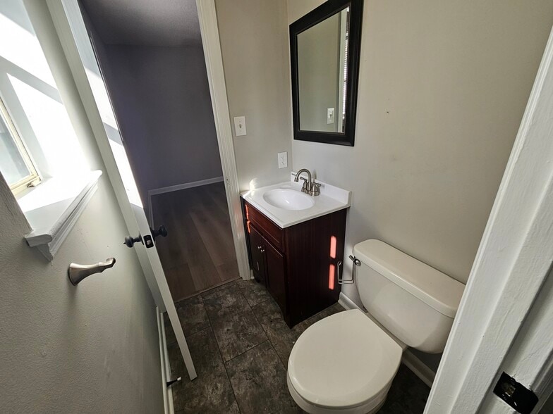 Building Photo - 233 Brighton Rd