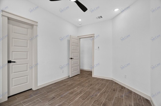 Building Photo - 5849 Black Pine Cir