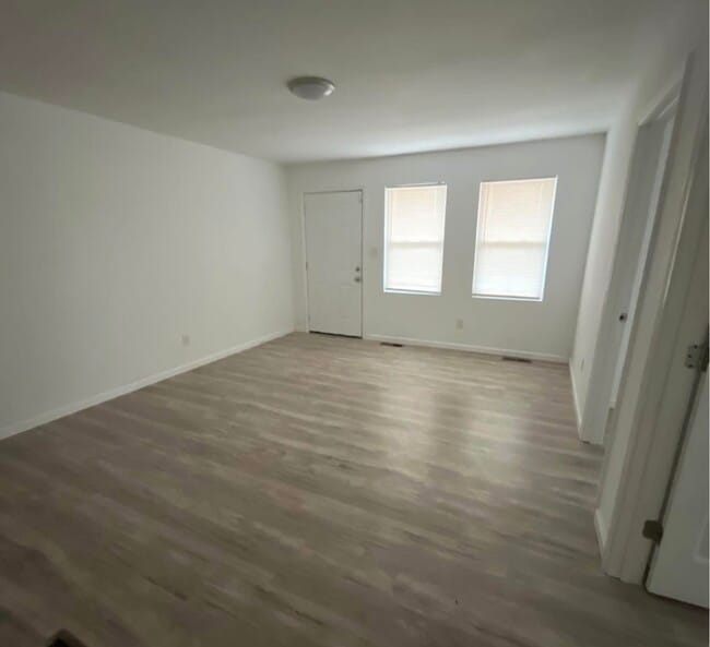 Building Photo - 12445 Pizarro Dr