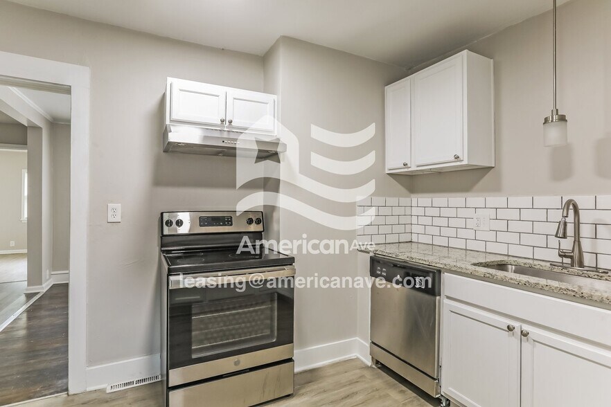 Building Photo - 6929 Chestnut Ave