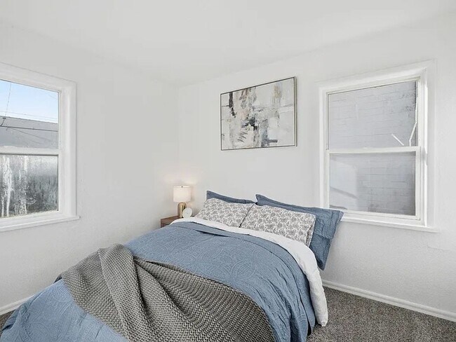 Building Photo - North Spokane 4 Bed, 2 Bath Single Family Home Available Now!