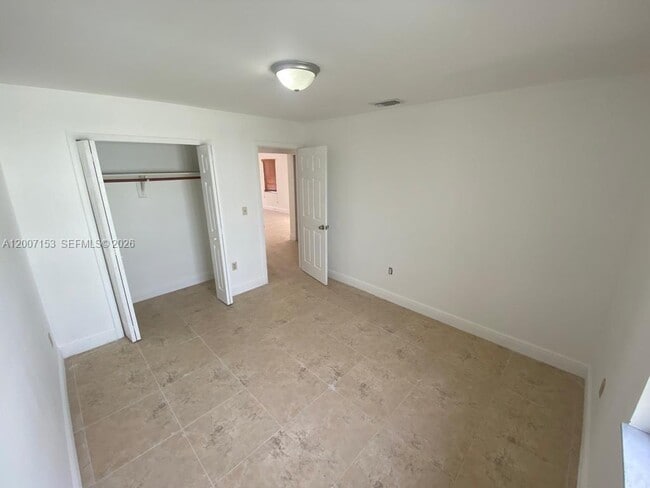 Building Photo - 881 W 37th St