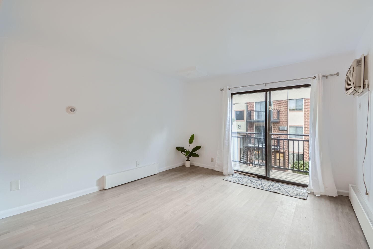 Building Photo - 5995 W Hampden Ave
