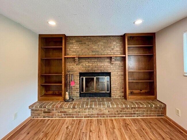 Building Photo - 2775 Amana Ct