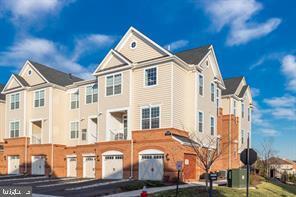 Building Photo - 23286 Southdown Manor Terrace