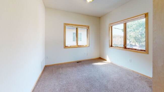 Building Photo - 1117 SE 8th St