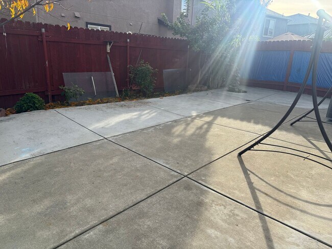 Building Photo - 245 Rambler Rose Ln