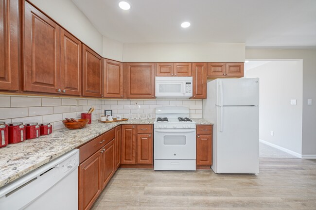 Building Photo - 110 Highland Ave