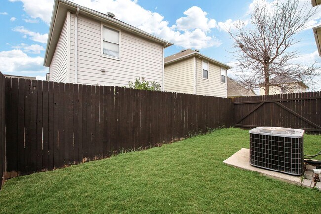 Building Photo - 2619 Crown Arbor Dr