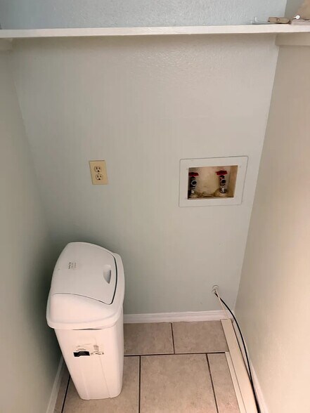 Building Photo - 13616 Dutch Myrtle