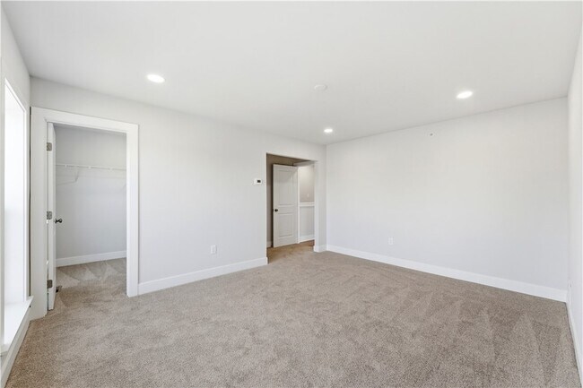 Building Photo - 227 Oliver Wy