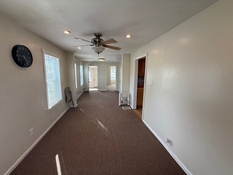 Living room - 45 Saint Mary St