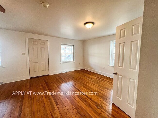 Building Photo - 4640 Horseshoe Pike