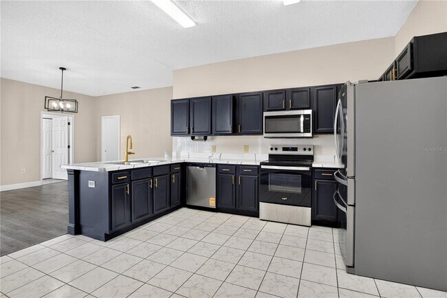 Building Photo - 121 Aurelia Ct