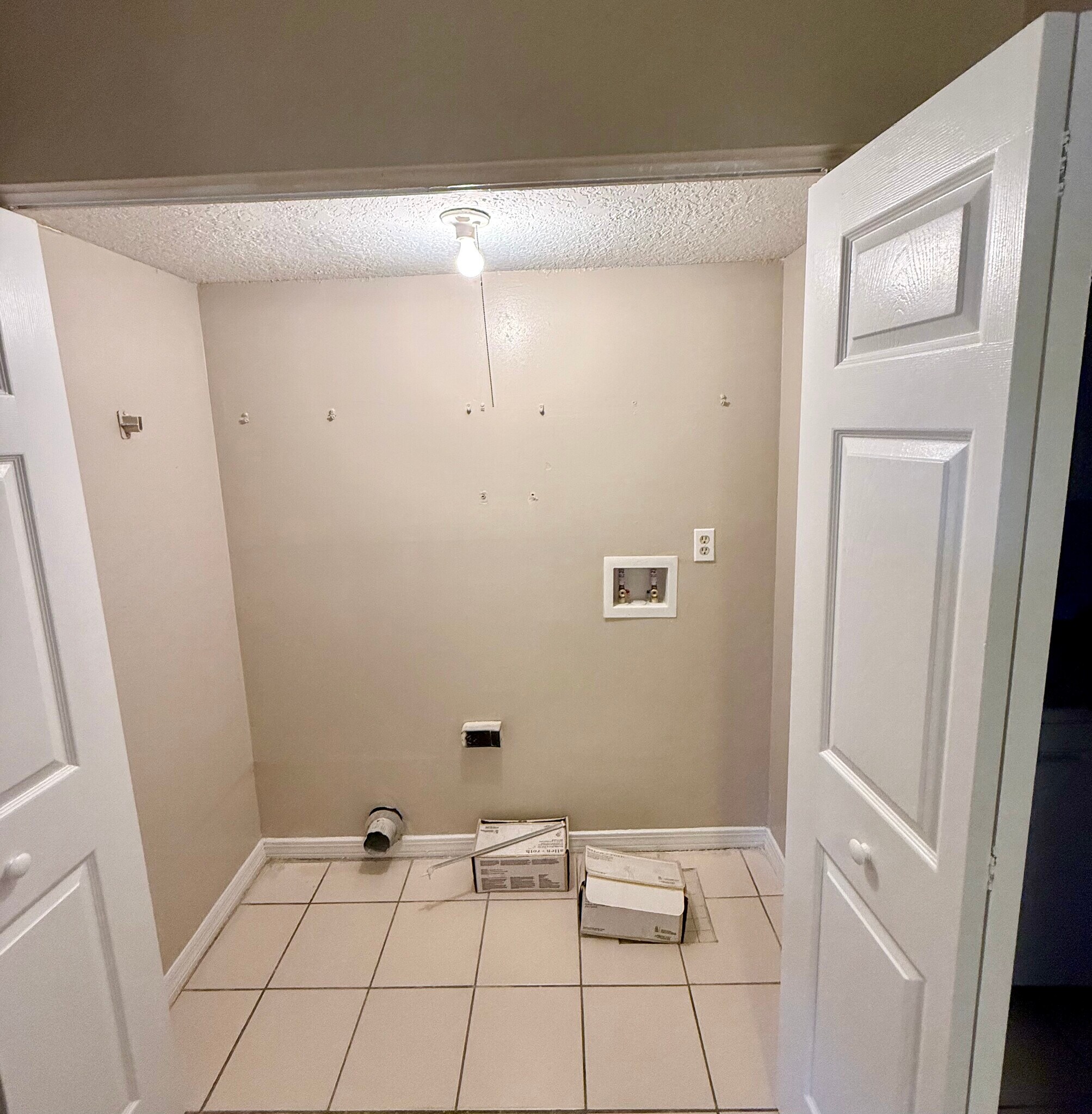 Washer Dryer Hookups - 467 Crabapple Ct