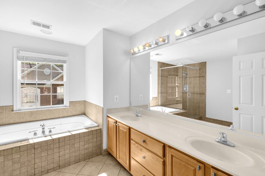 Building Photo - 333 Swanton Ln