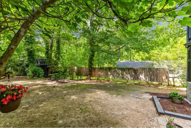 Building Photo - 2904 Sprucewood Dr