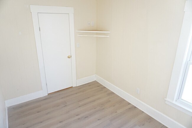 Building Photo - 76 4th Ave