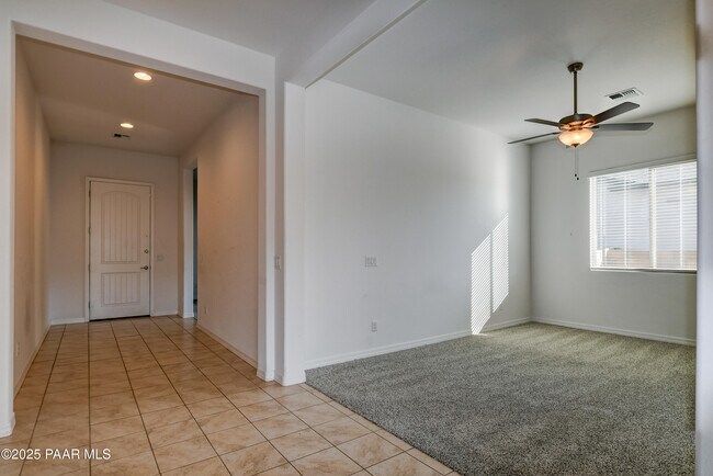 Building Photo - 8736 N Peaceful Vly Wy