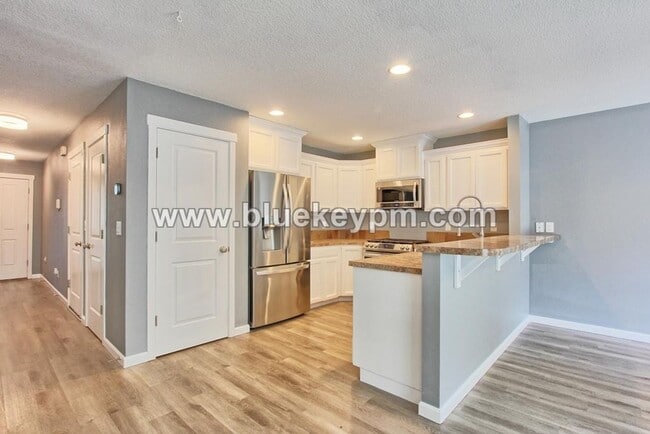 Building Photo - 9517 NE 73rd St