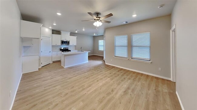 Building Photo - Luxury BRAND NEW 1 Bedroom 2 Bathroom Cottage w/Office-Flex Space in 55+ Community- Lawncare incl...