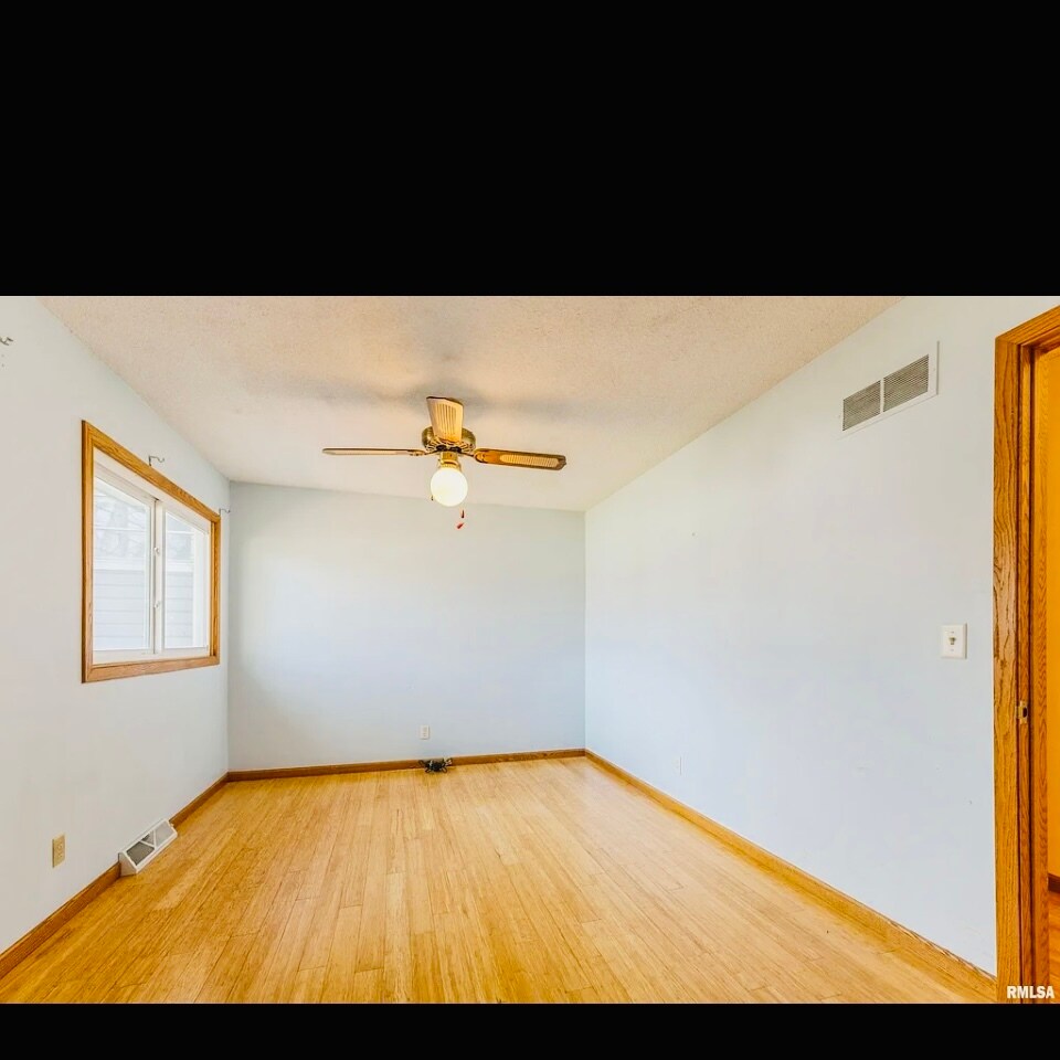 Building Photo - 4204 Warren St